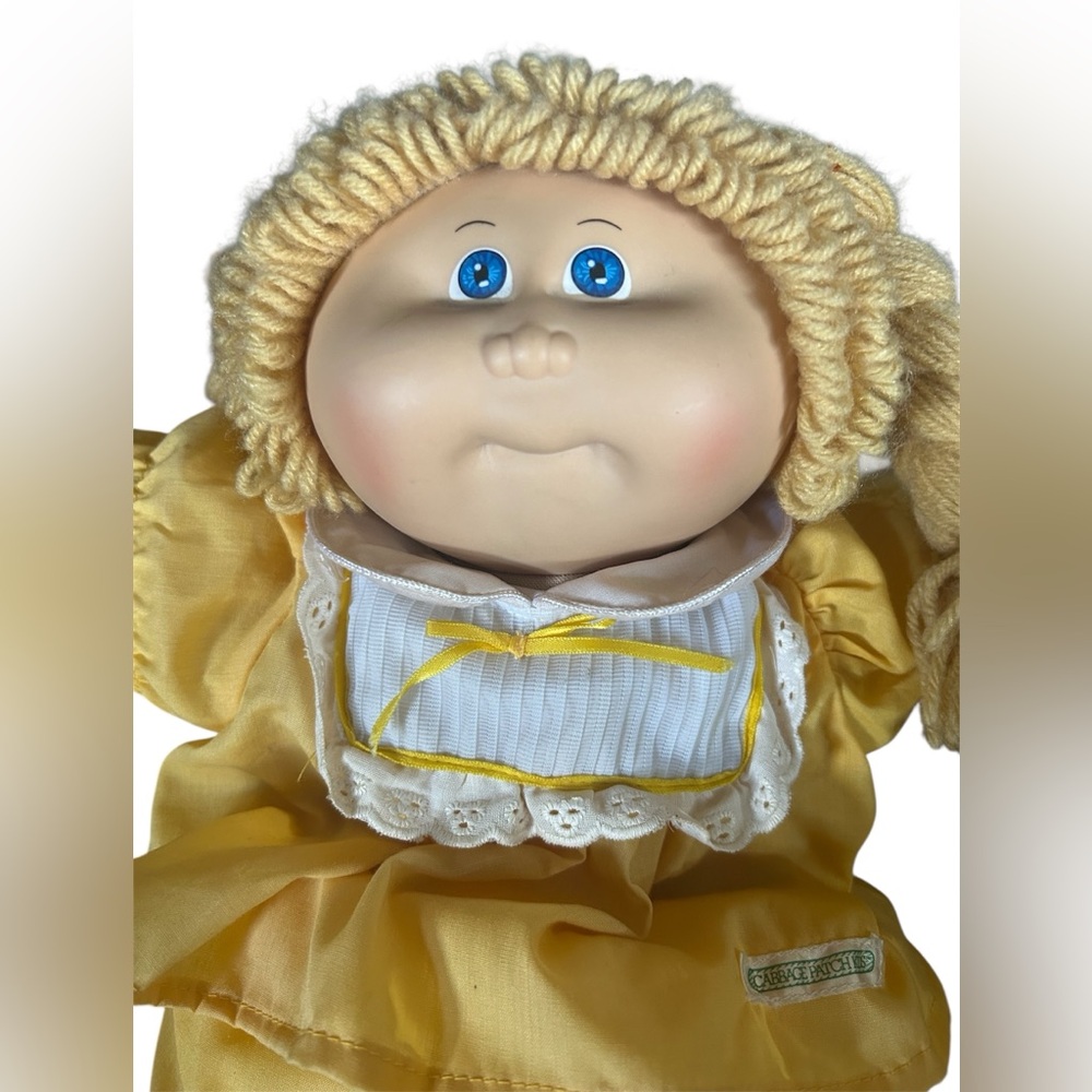 Rare “Sondra” Cabbage Patch Doll Vintage 1982 Yellow Dress Doll with Blue Eyes - Picture 7 of 7